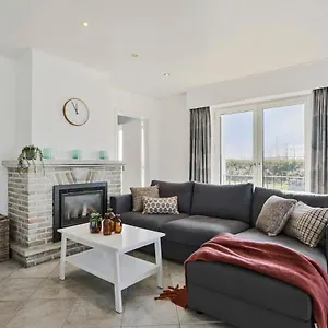  Apartment Huswell - Sea Bridge; Charming Near The